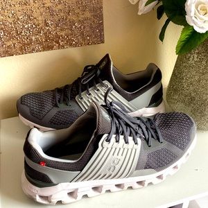Size 11.5 mens On Cloudswift running sneakers
